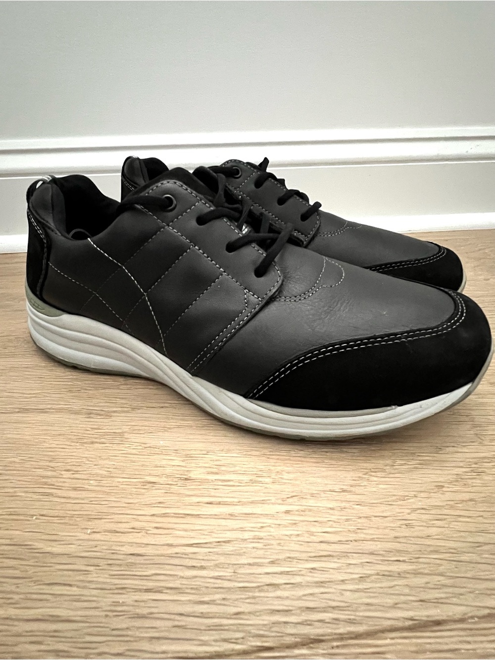 SAS Venture Lace Up Comfort Sneaker Black Men’s Size 11 Wide Shoe Excellent